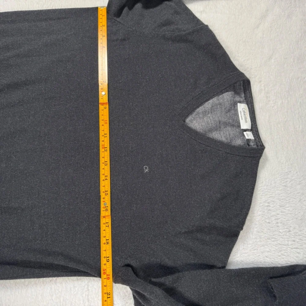 Calvin Klein V-Neck Sweater Mens L Grey Italian Merino Wool Embroidered CK Logo